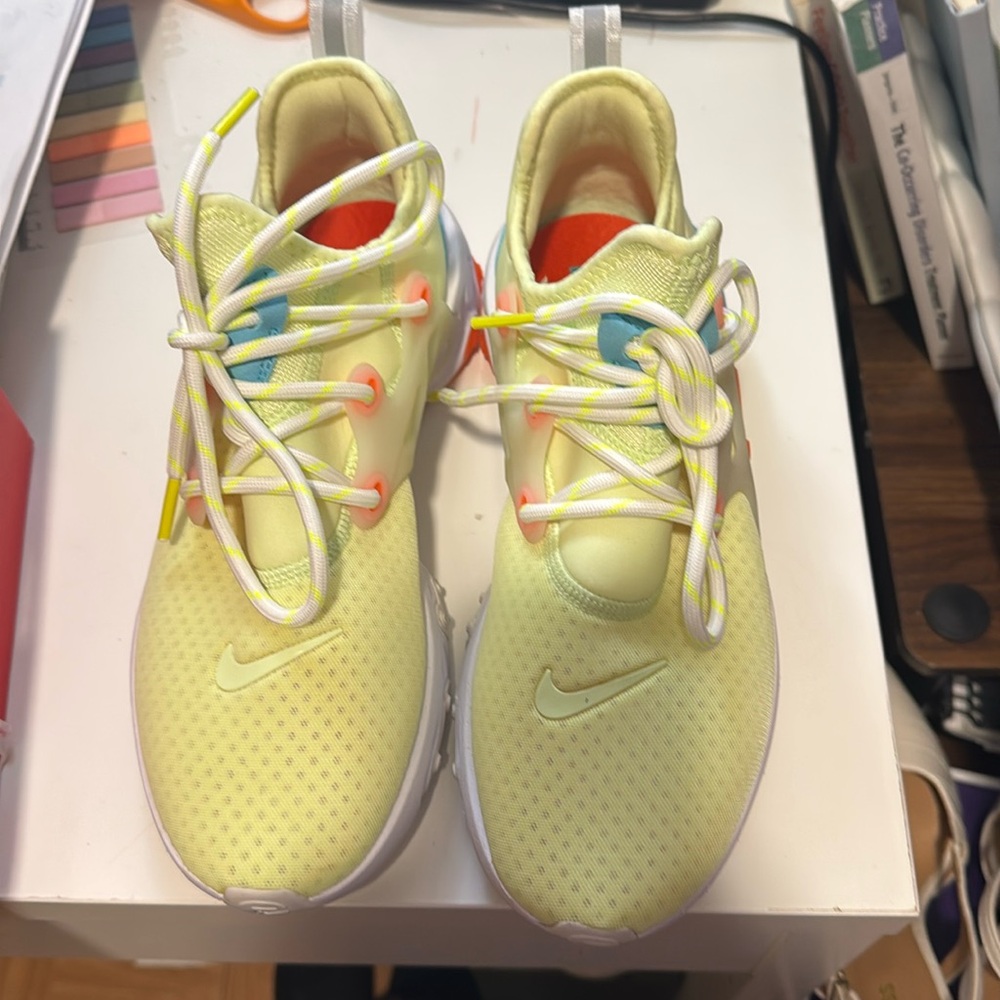 NIKE React Presto